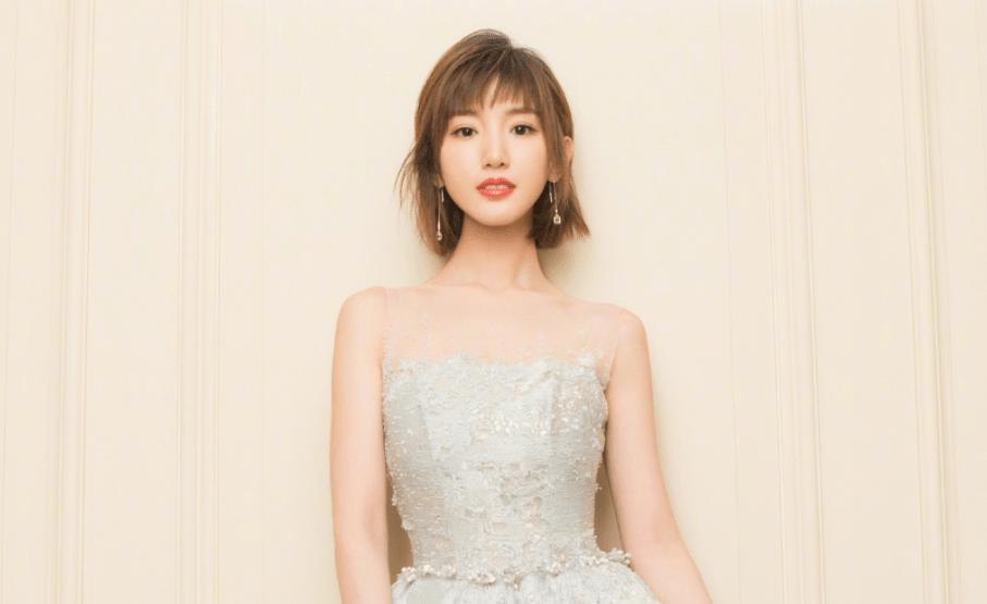 李连杰对利智一见钟情,李连杰为利智的付出