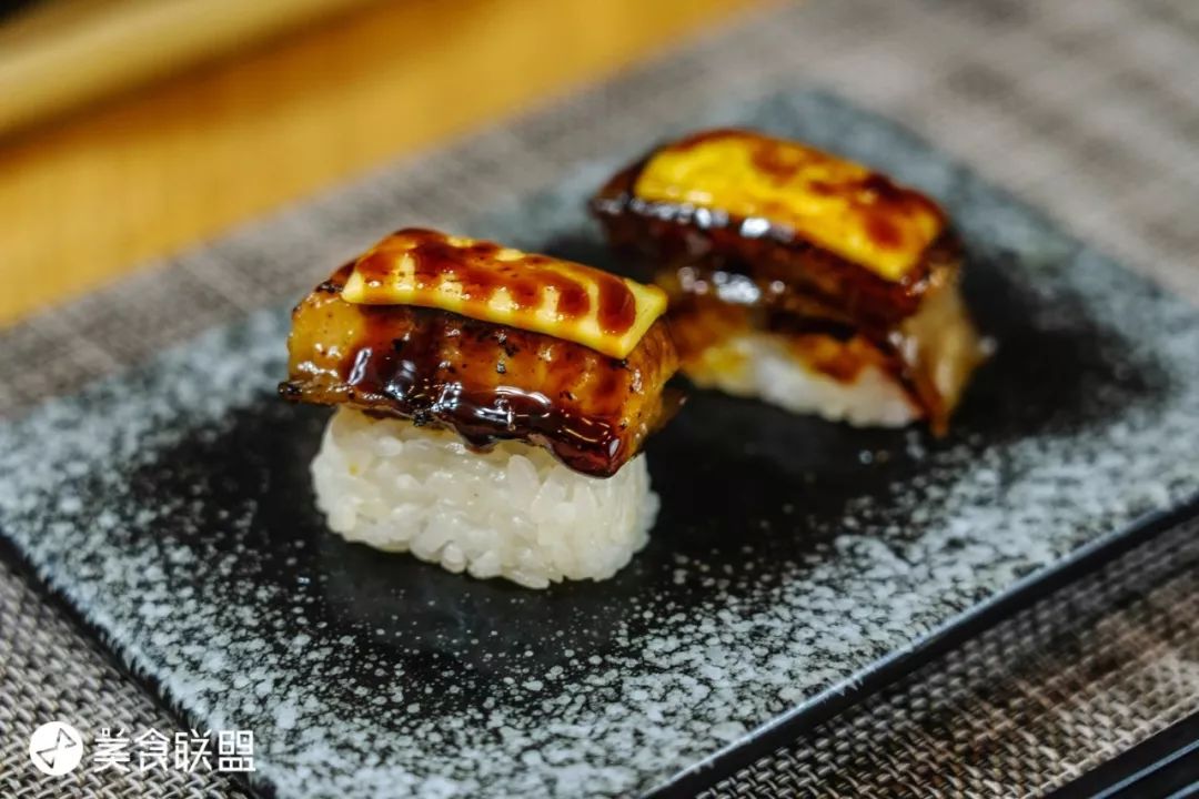 在昆明这家日料店，吃个寿司居然被“烫”到嘴