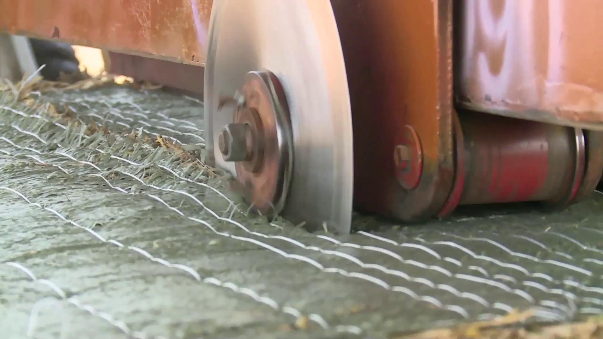 农村大叔动手做一张实木床,农村大叔做床