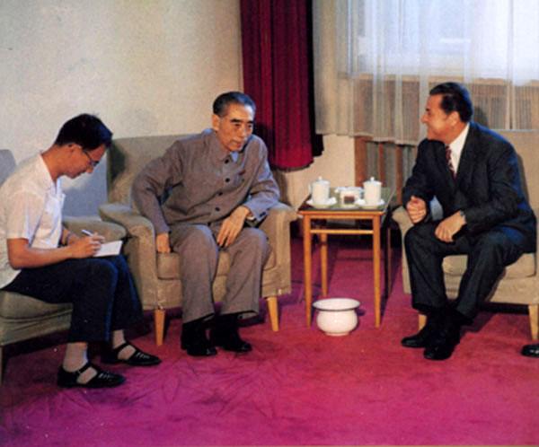 深切缅怀周总理!周恩来最后岁月:我体重还有61斤请主席放心