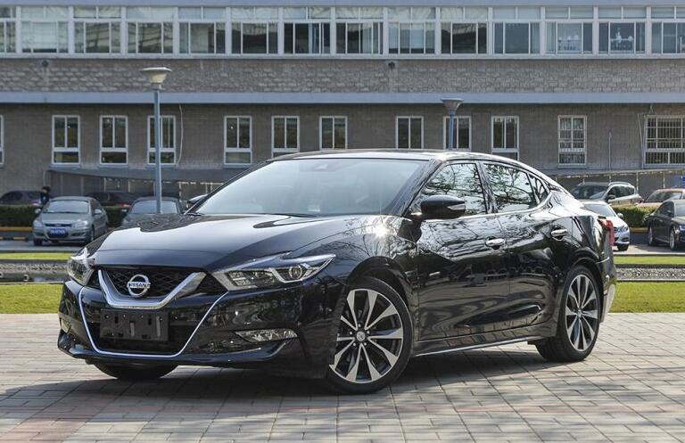 日产西玛豪华版至尊版内饰区别,日产西玛这车怎么样