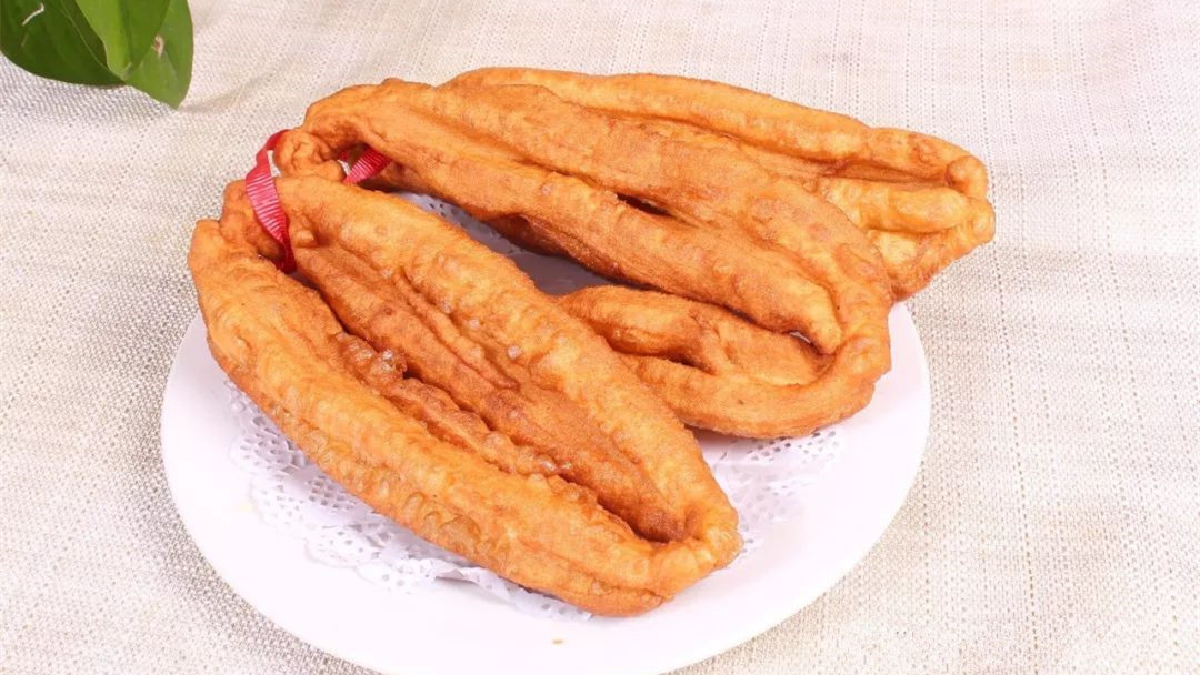 早餐面食技术培训油条配方,早餐店油条做法和配方的全过程