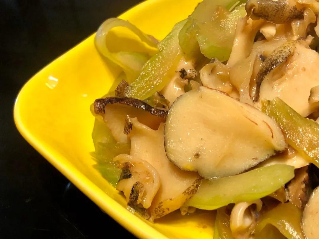 哈尔滨特色美食商委肉丸子，尾季尝鲜，我拿它来做个小火锅