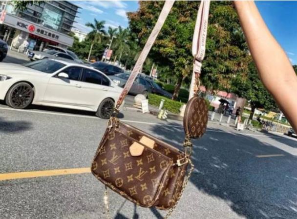 怎么鉴定lv三合一麻将包真假,帮朋友代购结果朋友说是假的