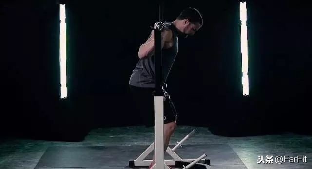 什么姿势深蹲更容易蹲出大重量,深蹲伤到腰怎么锻炼