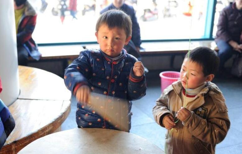 双职工二胎家庭如何安排生活,双职工生二胎的问题