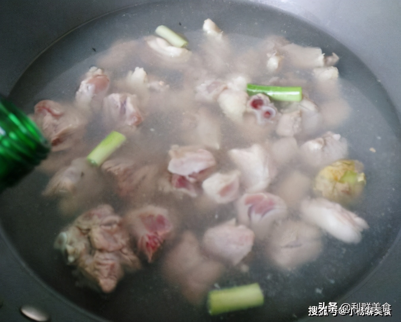 正宗啤酒鸭好吃到爆,软烂鲜香啤酒鸭