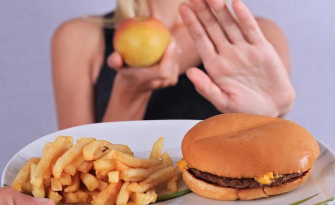 一上火喝降火药就难受,感觉喝了菊花茶浑身出火