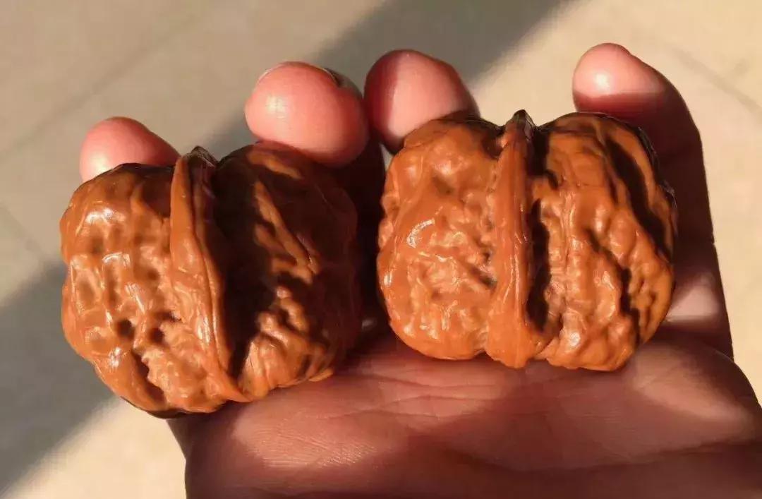 超市买的核桃很多裂口的怎么回事,文玩核桃裂口怎么办