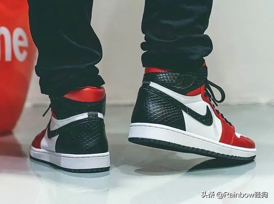 aj1芝加哥ow的鞋标真的容易断吗,aj1蛇纹芝加哥女款和男款包边