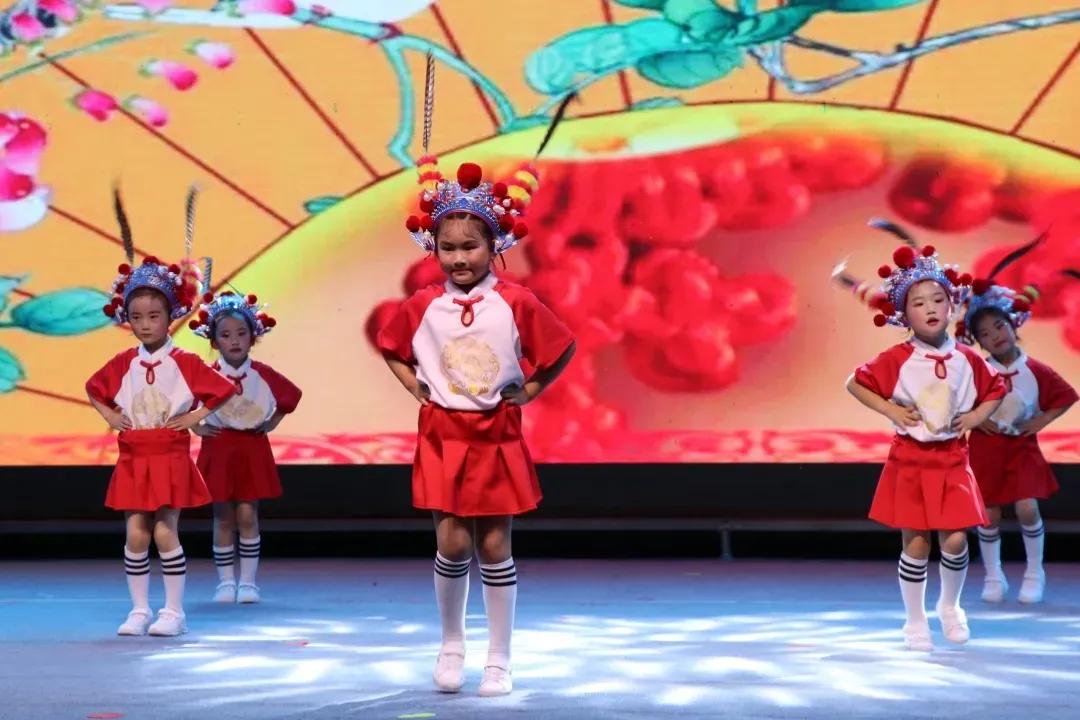 剑阁县鼓楼幼儿园庆祝中国*产党共**成立100周年暨毕业典礼文艺汇演