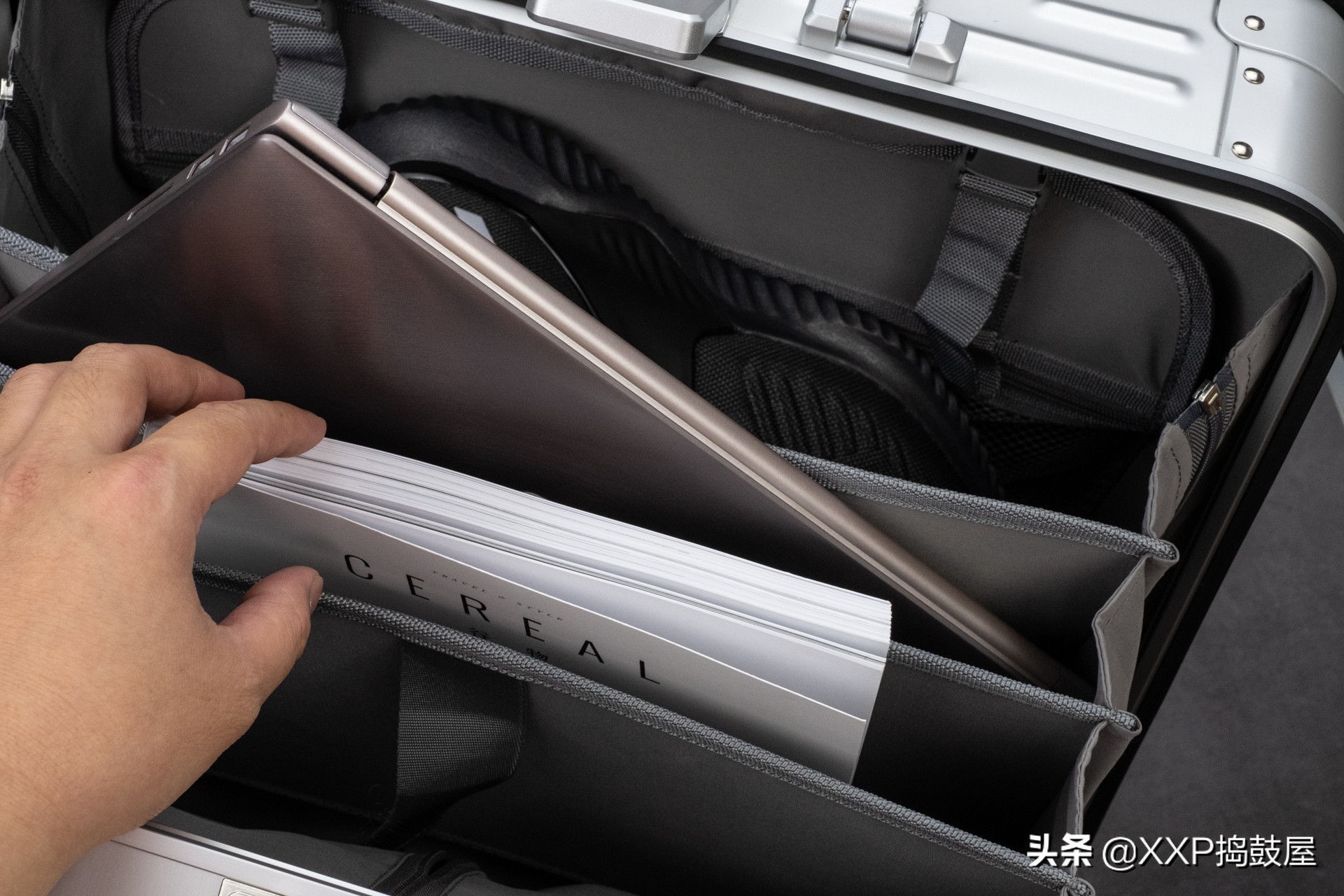 钛镁合金旅行箱,京东京造旅行箱的东西质量怎么样