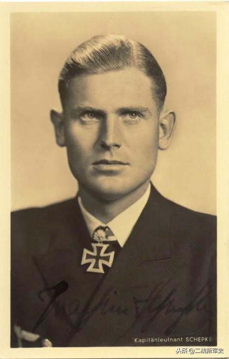 邋遢小伙变身帅气型男片段,邋遢大叔重生后变成肌肉型男