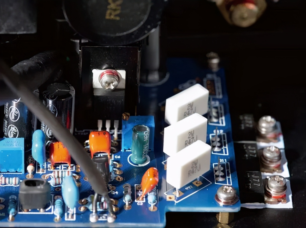 器材评论｜吃饱的感觉真正好——HiFiMANEF6se纯甲类耳放