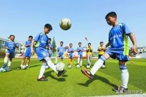 自豪学校,自豪足球