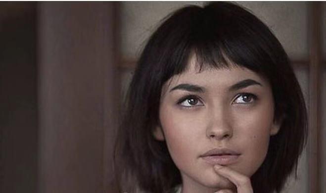 讨厌你闷热的刘海了吗，不妨改变一下它