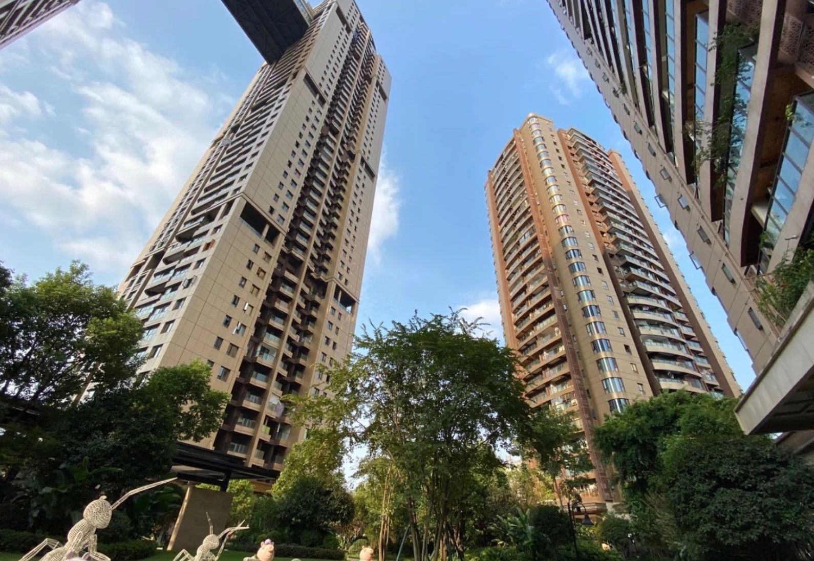 重庆南滨路最好的房子,重庆南滨路三大神盘惊现烂尾楼