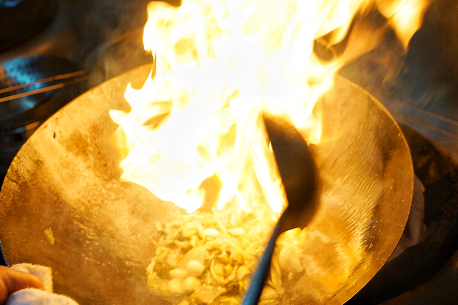 花都首家大理酸菜鱼专门店,云南空运酸菜,活鱼现煮,酸辣好过瘾