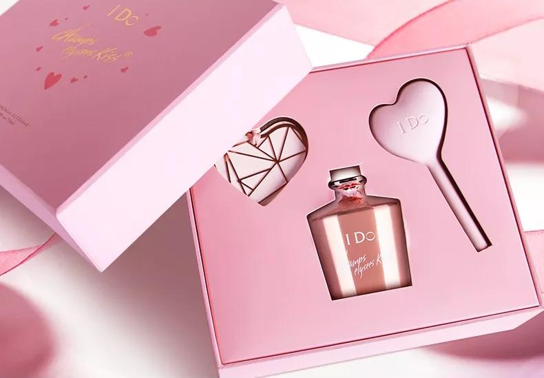送女朋友的情人节礼物推荐最新款,送女朋友礼物实用惊喜轻奢情人节