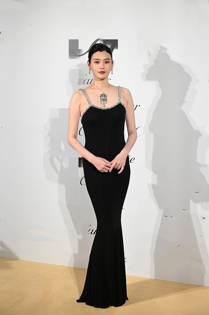 奚梦瑶挺孕肚出席活动,奚梦瑶挺孕肚上节目