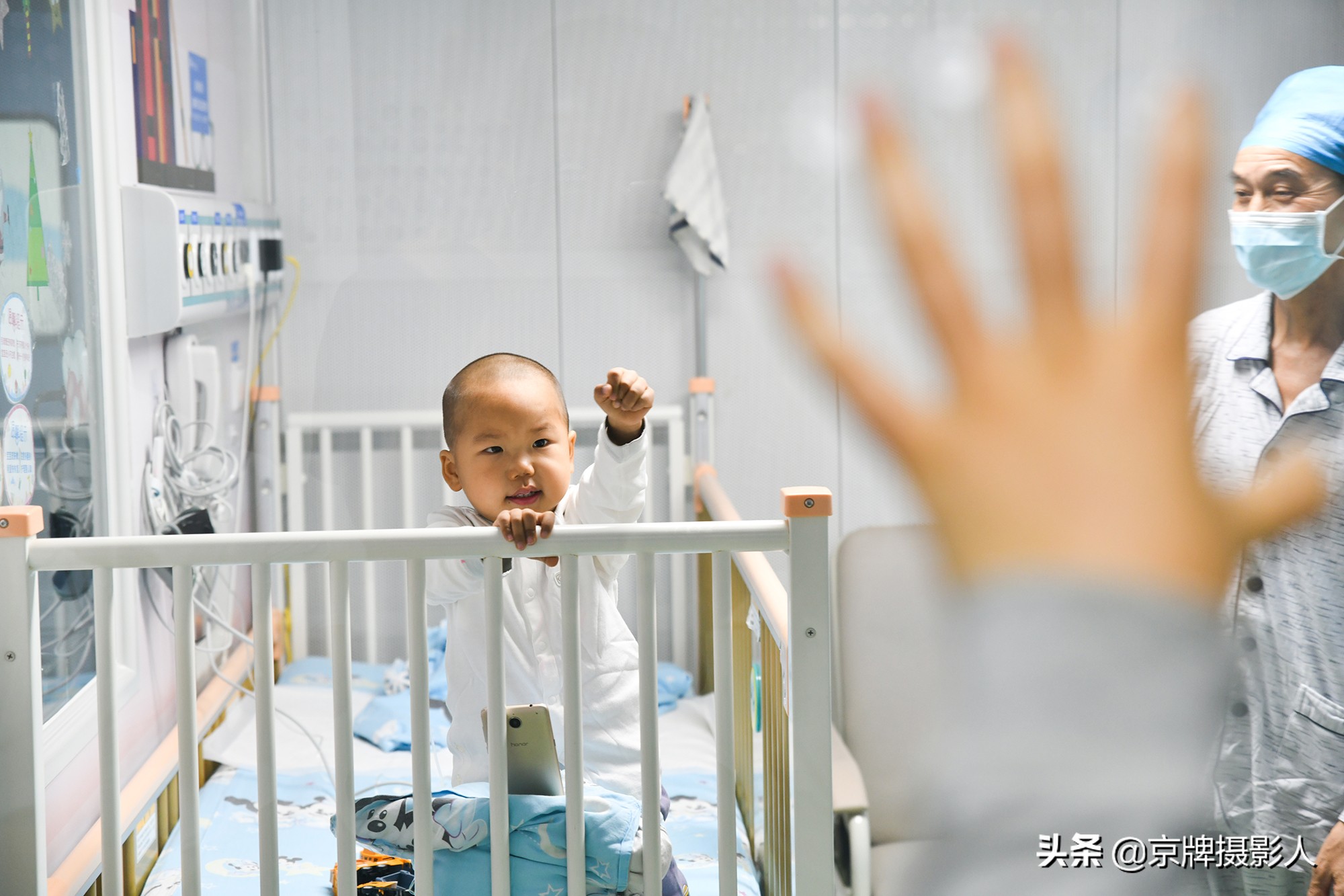 女子瞒丈夫怀孕21周遭引产，丈夫：“一个垂危，再一个咋养？”