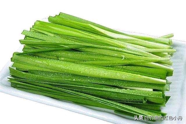 韭菜直接挂钩钓草鱼的方法,钓鱼怎么快速聚窝