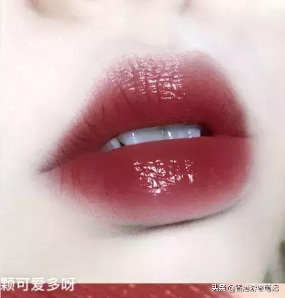 涂mac口红的女孩,涂mac小辣椒的美女