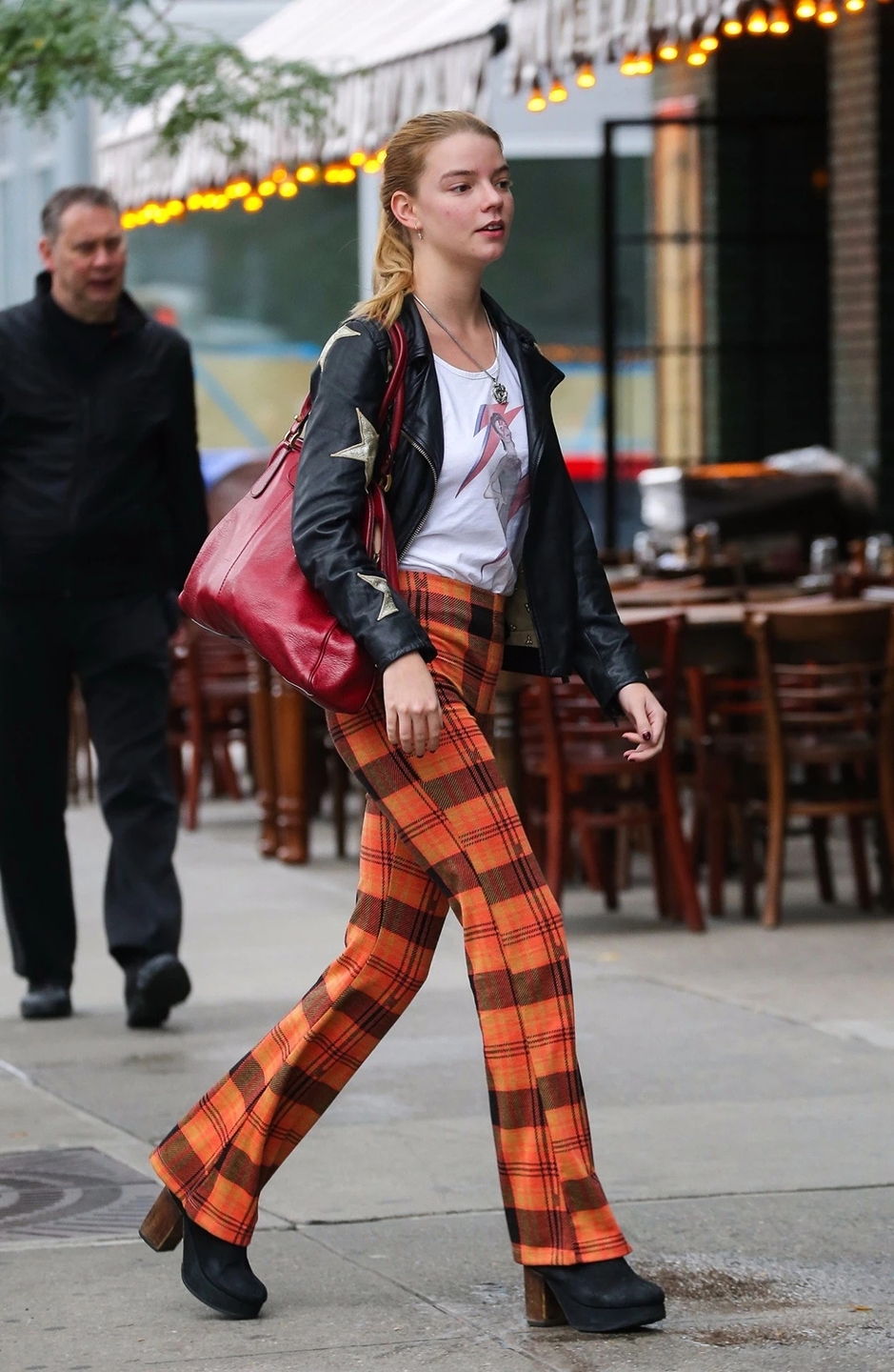 显瘦遮肉裤型宽松百搭休闲萝卜裤,今年最火的萝卜裤显瘦