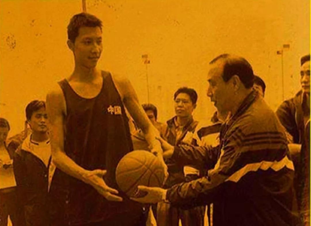 易建联（16年），顶天立地