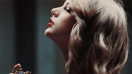 香水应该怎么喷,香水最好喷在衣服哪个部位