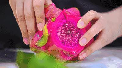 最简单的办法去除t恤上的油渍,白t恤发黄油渍怎么洗才能洗白