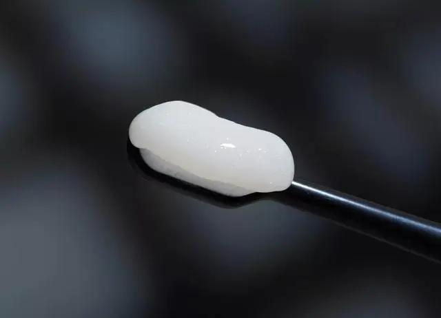 一张嘴臭牙齿就臭怎么办,一张嘴就口臭小妙招