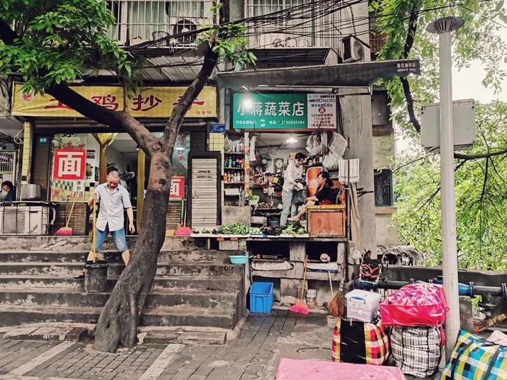 重庆魔幻与烟火并存的城市,重庆是座魔幻的城市