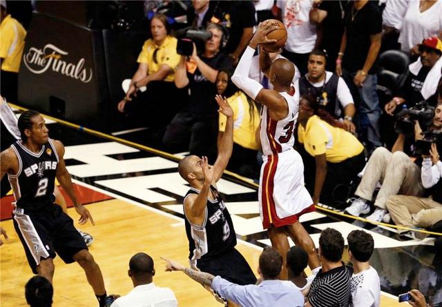 雷阿伦绝杀前詹姆斯失误,詹姆斯最后一秒绝杀马刺