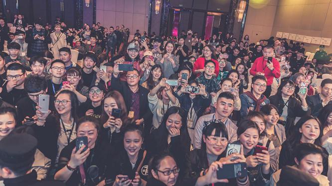 南昌有卤人甲加盟店吗,卤人甲加盟费多少钱一年