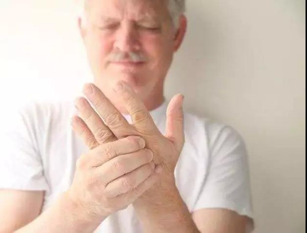 小孩手指发麻有什么预兆,左手指发麻预示十种疾病