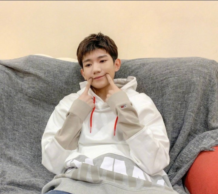 王一博肖战易烊千玺王俊凯王源,王俊凯王源肖战李现