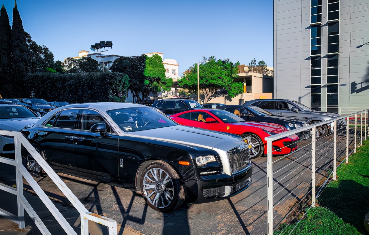 汽车长时间不开电瓶多久能充满,小车不开电瓶充满电能放多久