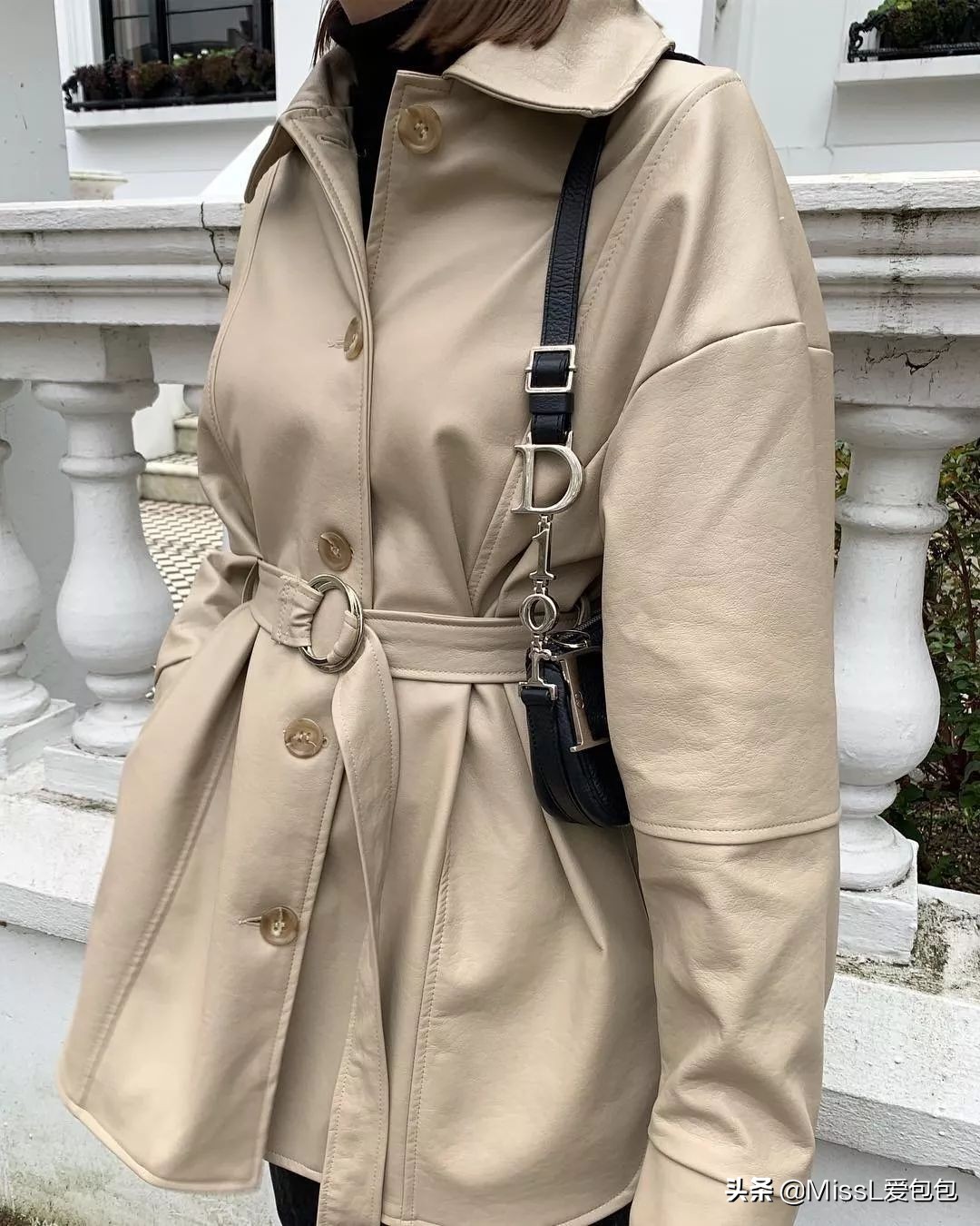 有哪些手袋既经典又时髦呢,时髦氛围感的必备单品迷你手袋