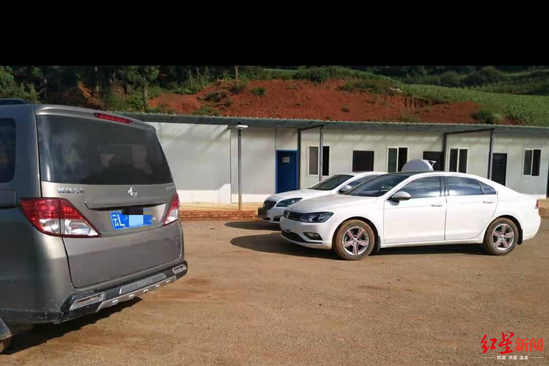 男子被10人上门催债,男子欠高利贷遭债主追上门