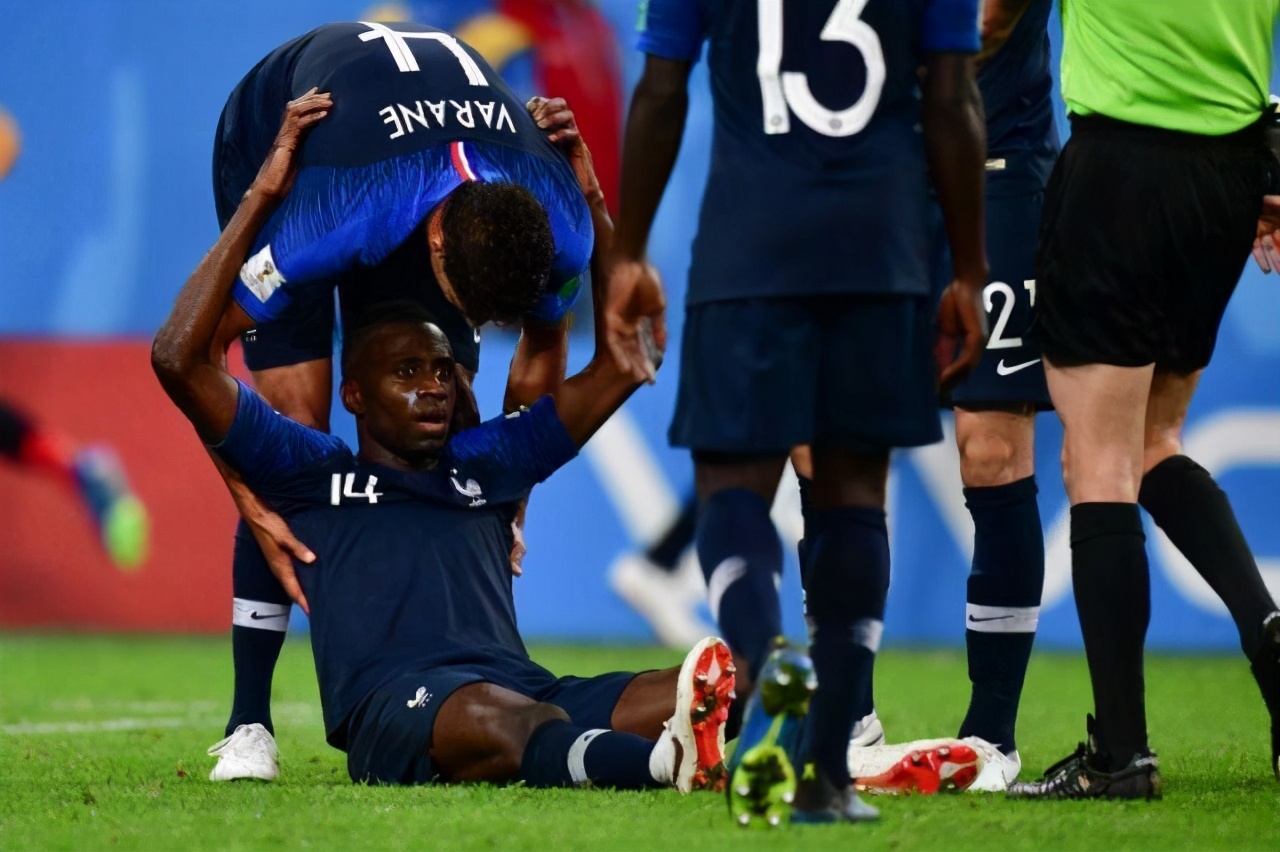 踢足球哪些动作容易受伤,踢足球容易受哪些伤