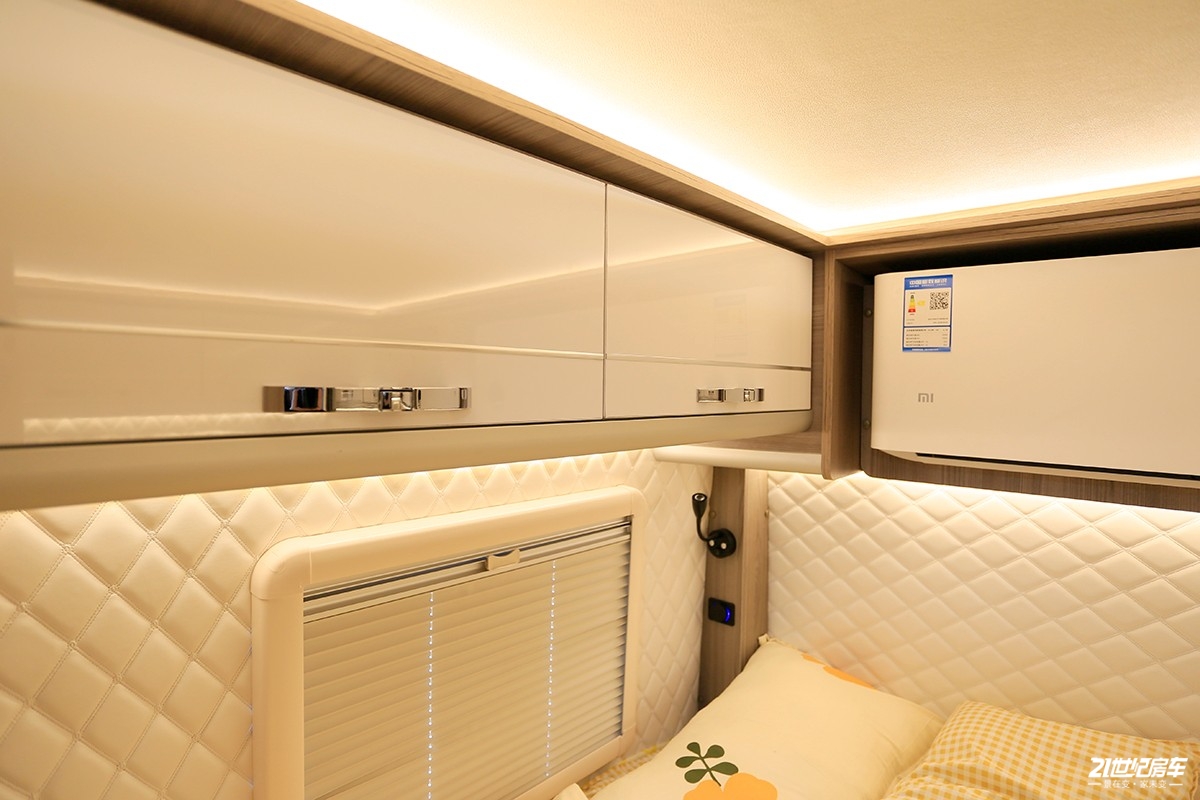 性价比入门房车,新飞国六平头轻卡房车