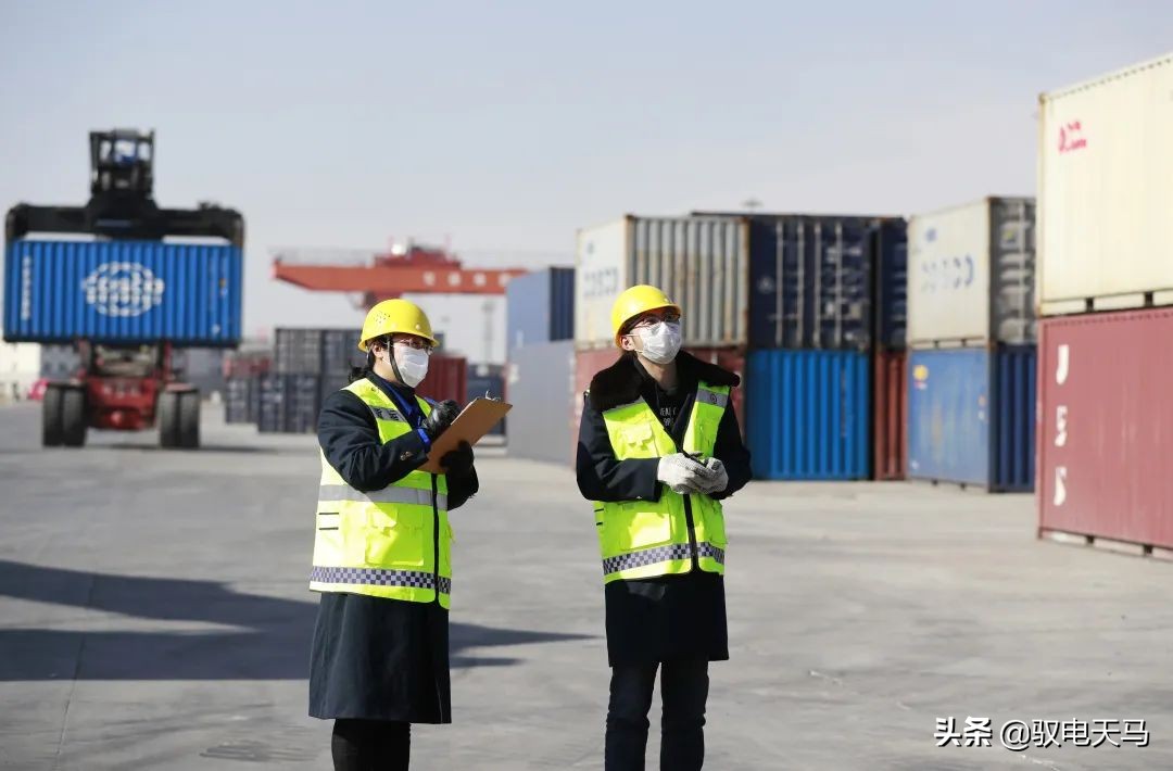 铁路职工探亲假工资怎么算,铁路工资是怎么发的