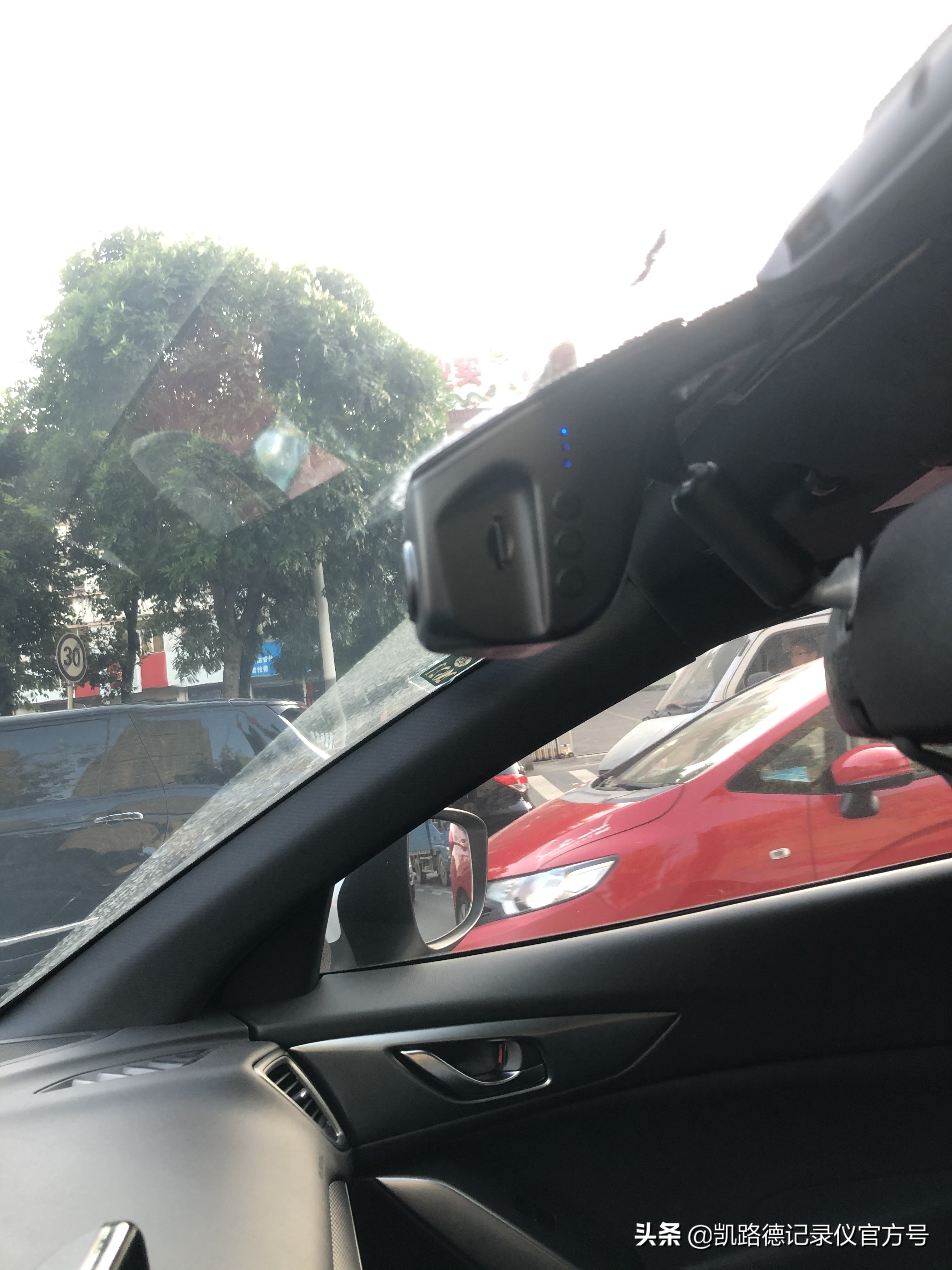 马自达CX-4安装凯路德C1行车记录仪教程，阅读灯天窗免走线