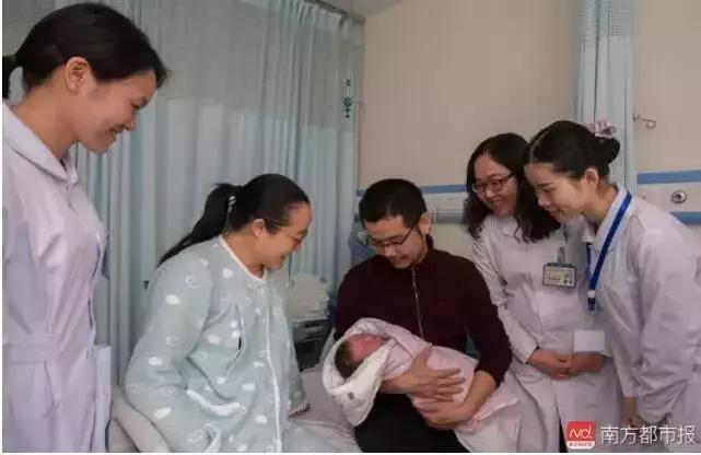 她破水后差点失去了宝宝,幸好没耽误1分钟!