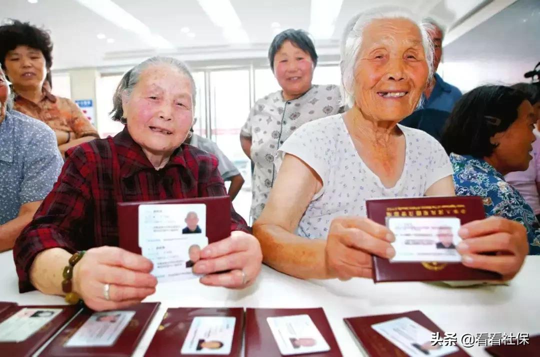 档案年龄比实际年龄大好吗,2022年退休还是按档案年龄退休吗