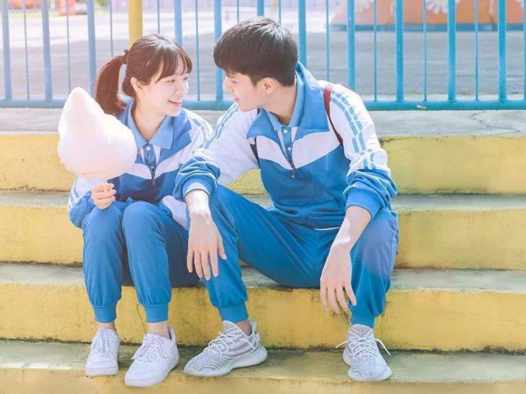 友情以上，恋人未满：高中三年，我们一直都保持着暧昧的关系