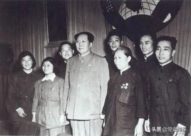 毛*东泽**：全心全意地依靠工人阶级