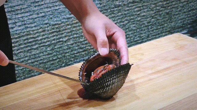 昆明唯一屋顶清真居酒屋，居然还能吃到活鳗鱼，48元清酒喝到嗨