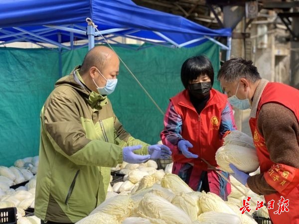 社区工作人员及志愿者的贴心服务,社区工作人员及社区志愿者